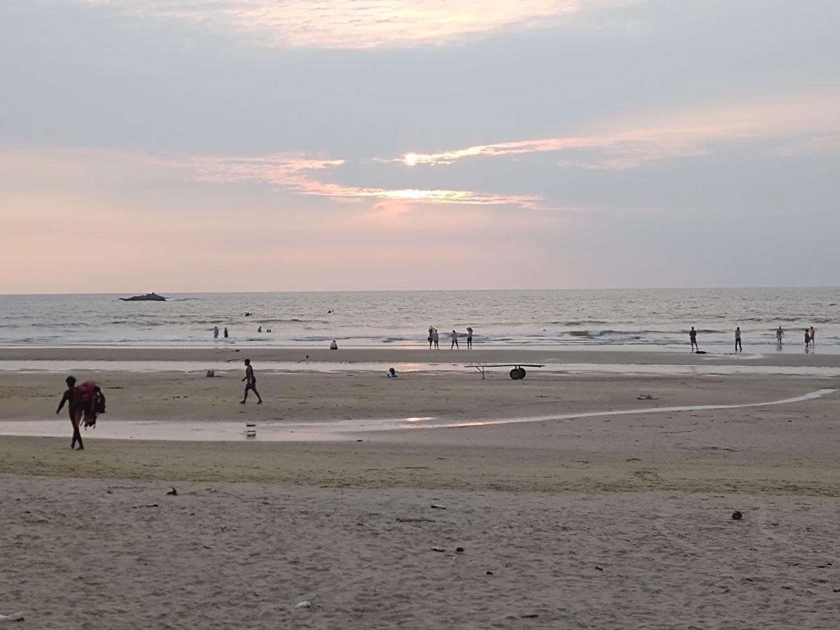 Gundappa Cafe Gokarna Kudle Beach Exterior photo